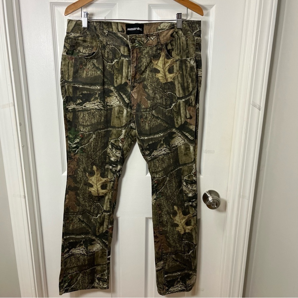 Mossy Oak Woman Camo Straight Leg Pants size 12 - Picture 2 of 9